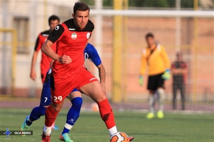 برای عقد قرارداد؛ مهاجم سابق پرسپولیس به آبادان  رفت