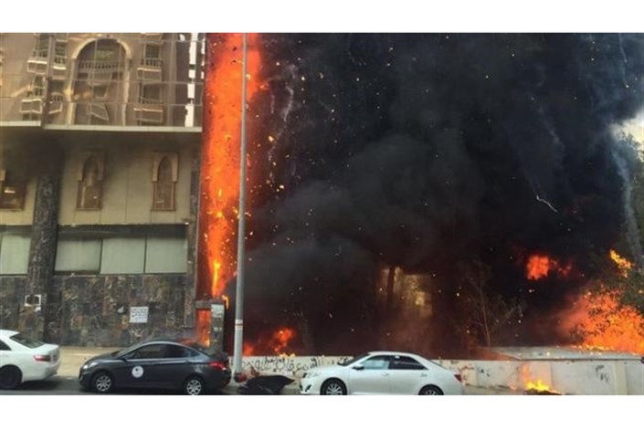 لحظه آتش سوزی وسیع هتلی در شهر مکه 