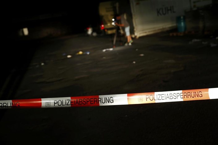 پرچم اسلامی(پرچم داعش) در یکی از اتاق های قطار آلمانی