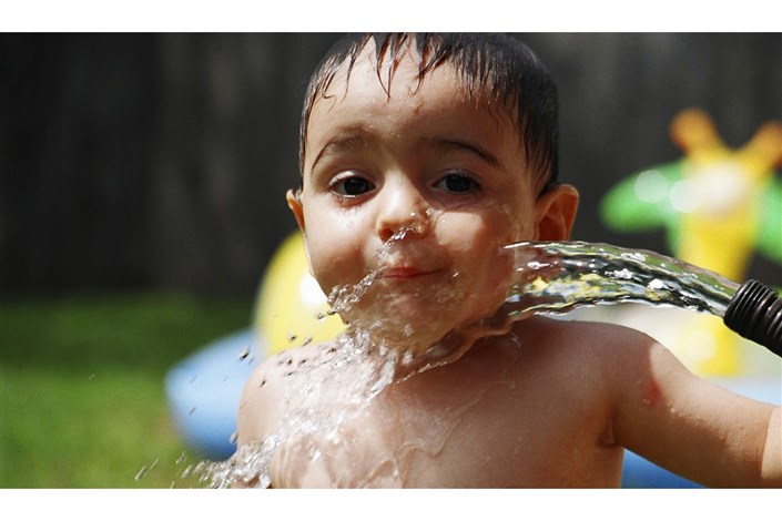 دوغ کم نمک ، درمان گرمازدگی /در تابستان  99 درصد آب بدن با  تعریق دفع می‌شود 