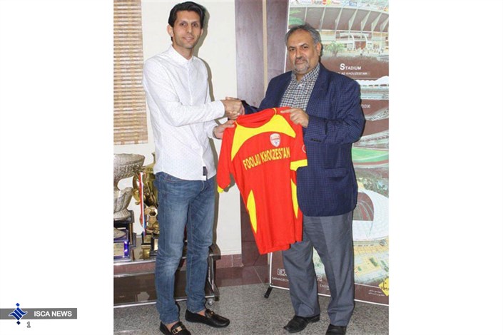 شماره 99  در فولاد به دروازه بان استقلال رسید