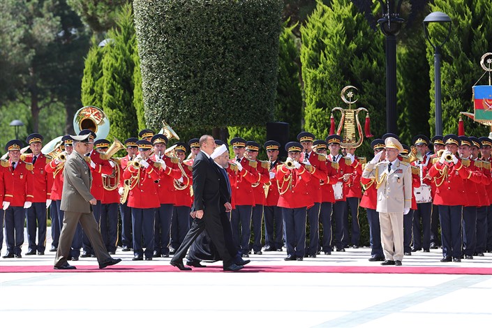 استقبال رسمی رییس‌ جمهوری آذربایجان از روحانی