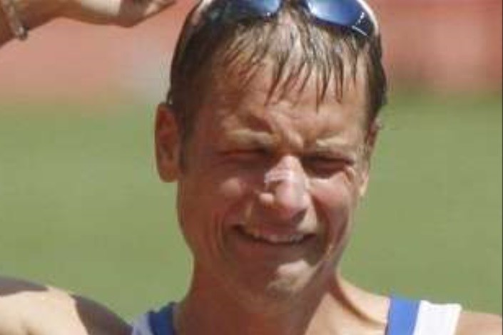 قهرمان پیاده روی المپیک پکن هشت سال از حضور در مسابقات محروم شد