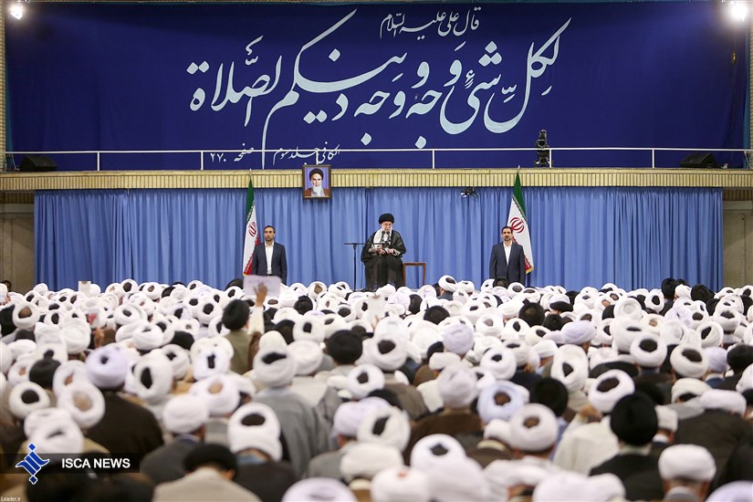 رهبر معظم انقلاب اسلامی:  سیاست در معنای واقعی، طرفداری از این یا آن شخص نیست