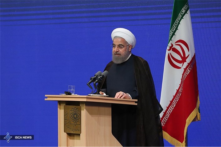 روحانی :پزشکان ما با کارشان مایه عزت ایران در بسیاری از کشورها شدند/ قطعنامه سازمان ملل را نمی شد پاره کرد اگر می شد من هم پاره می کردم 