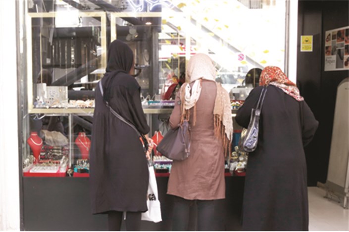 تیره پوشان اندوهگین/تمایل ایرانی‌ها به پوشیدن لباس‌های تیره از کجا نشات می گیرد؟