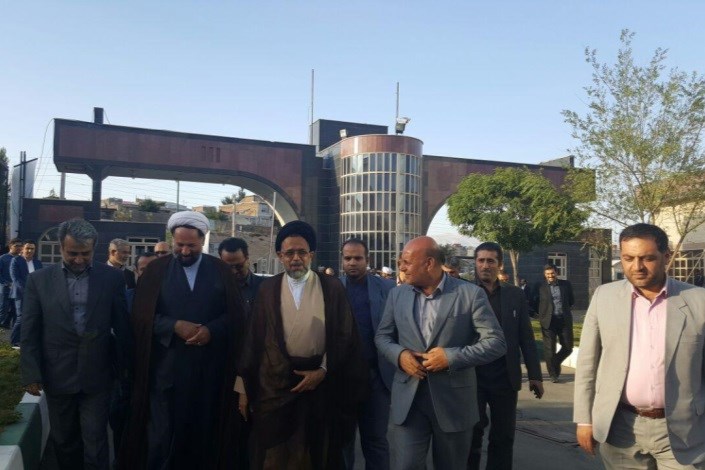 تصاویری از حضور وزیر اطلاعات در مراسم بزرگداشت شهیدان رجایی و باهنر