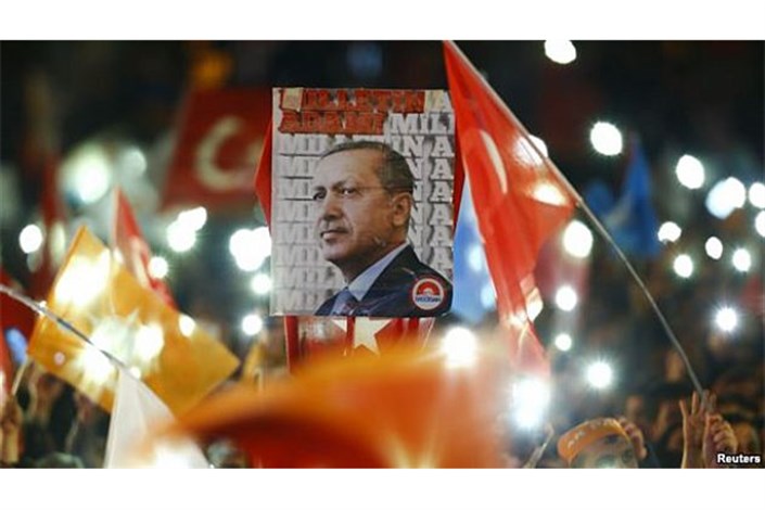 حرکت شتابان ترکیه از دموکراسی به سمت استبداد