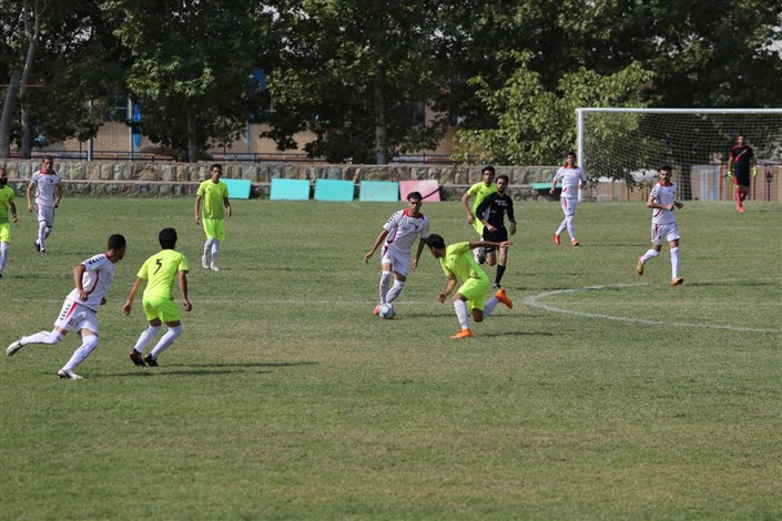 فینال مسابقات فوتبال دسته سه قهرمانی کشور ویژه دانشجویان دانشگاه آزاد اسلامی به میزبانی واحد کرج برگزار شد. 