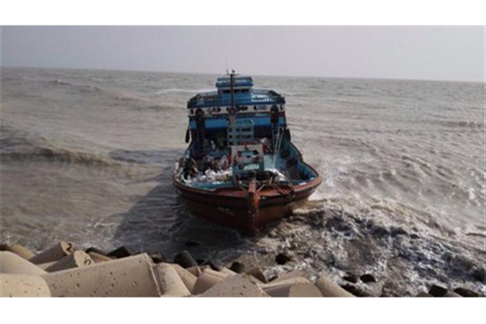 نجات لنج ایرانی توسط ناوگروه چهل و دوم در اقیانوس هند