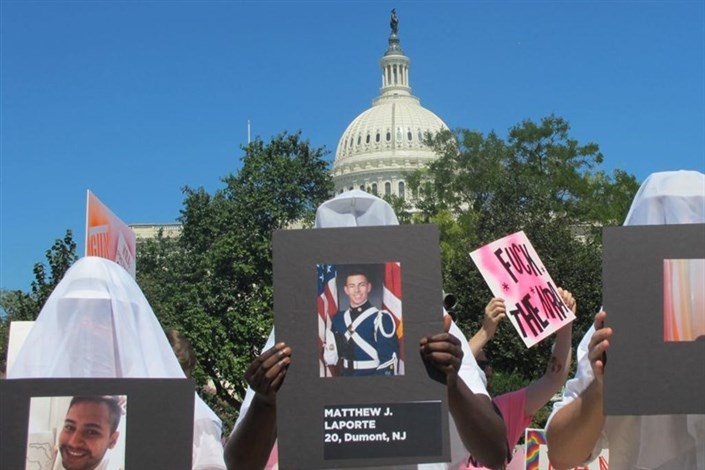 تظاهرات فعالان مدنی آمریکا در مخالفت با استفاده آزادانه از سلاح 