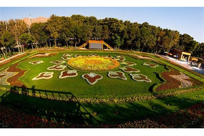 رونمایی از بزرگترین فرش گل دائمی ایران
