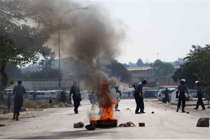 پلیس زیمبابوه به حالت آماده باش درآمد