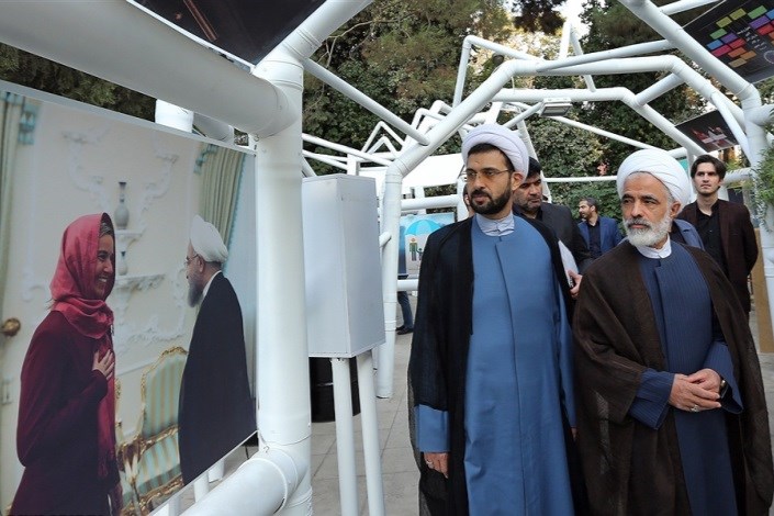 بازدید حجج الاسلام مجید انصاری و نمازی از نمایشگاه دستاوردهای دولت