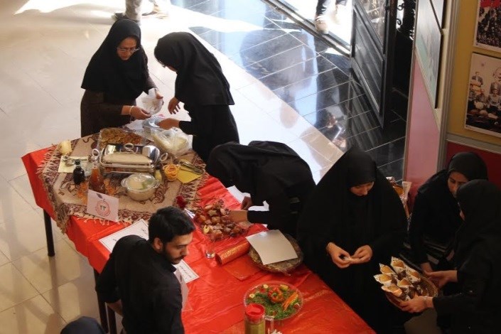 نخستین جشنواره ی غذای فراسودمند در دانشگاه آزاد اسلامی قزوین برگزار شد