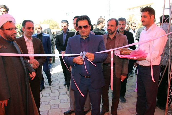 نمایشگاه آفتاب مهر در دانشگاه آزاد اسلامی واحد رودهن افتتاح شد