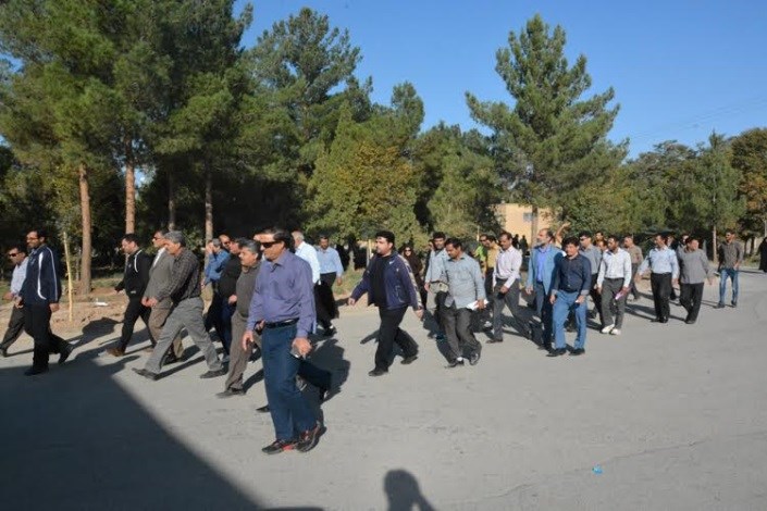 برگزاری همایش پیاده روی کارکنان در واحد کرمان