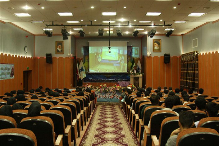 جلسه توجیهی دانشجویان جدیدالورود دانشگاه آزاد اسلامی واحد زاهدان برگزار شد