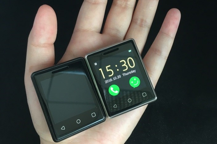 کوچک‌ترین گوشی تاچ اسکرین دنیا رونمایی شد 