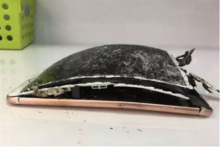 یک دستگاه آیفون 7  پلاس  در  چین  بر  زمین  افتاد و منفجر شد