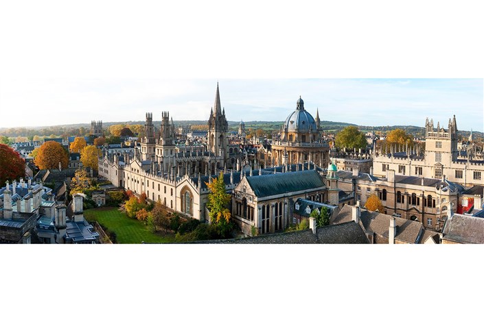 دانشگاه آکسفورد سنت 700 ساله خود را می‌شکند