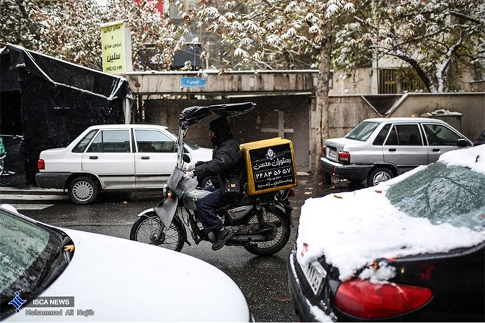 برف و باران ادامه‌دار در جاده‌ها و ترافیک نیمه‌سنگین/ آزادراه تهران-شمال مسدود است 