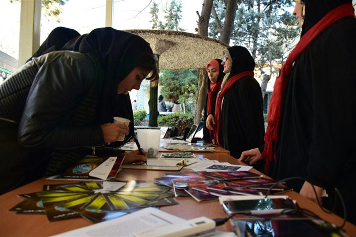 برپایی کمپین های اطلاع رسانی هپاتیت در واحد های دانشگاه آزاد اسلامی