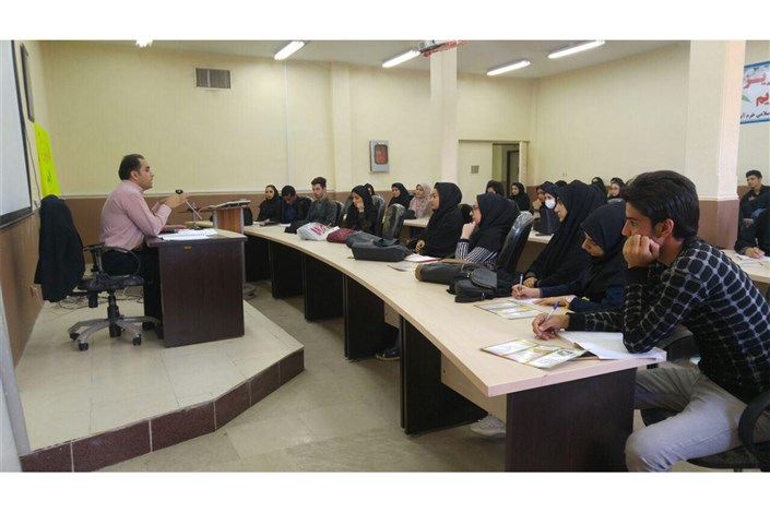 برگزاری کارگاه آموزشی مهارت های زندگی  ویژه دانشجویان در واحد خرم آباد