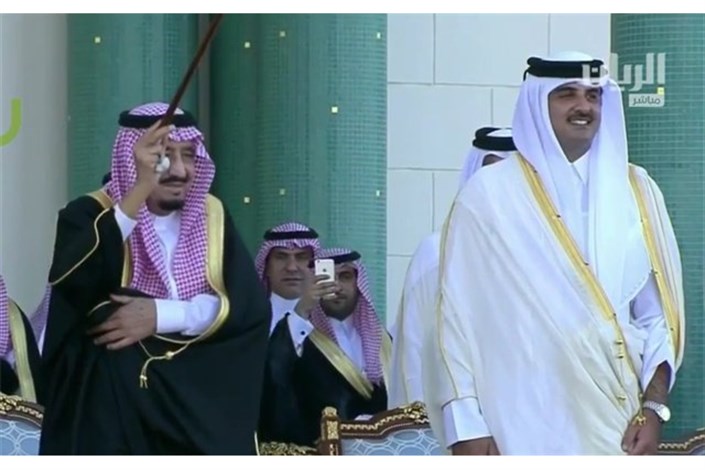 رقص پادشاه عربستان در دوحه / ویدئو