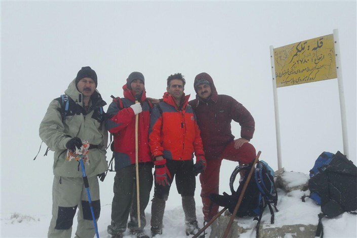 صعود تیم کوهنوردی دانشگاه آزاداسلامی رودهن به قله تله کمر دماوند