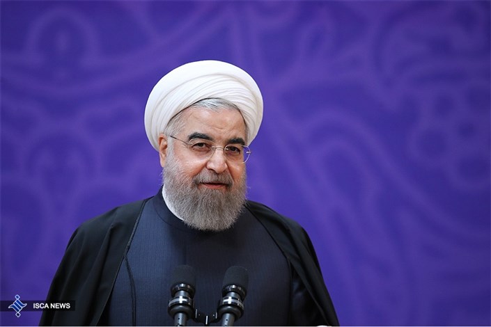 پیامک روحانی همزمان با امضای منشور حقوق شهروندی به مردم