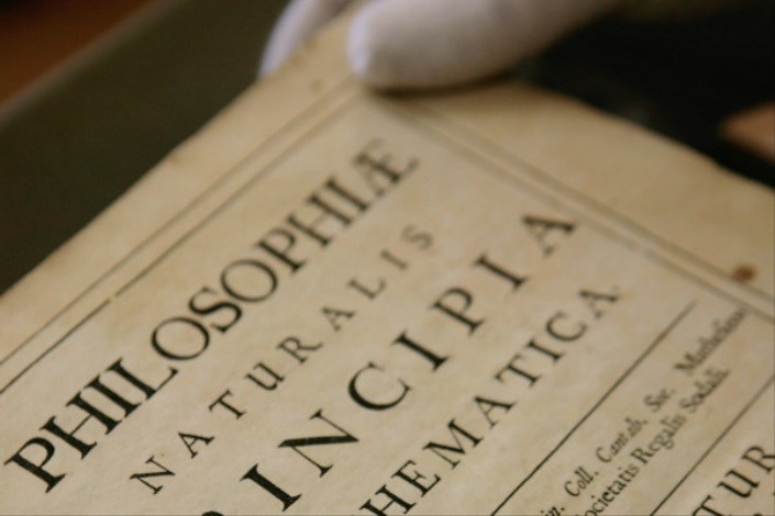 یک جلد از نخستین کتاب نیوتن گرانقیمت ترین کتاب علمی دنیا شد