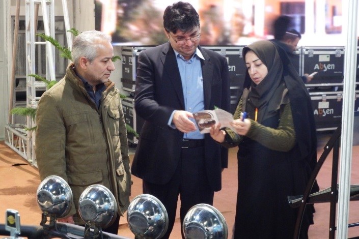 دبیر شورای نظارت و هماهنگی سما استان تهران از نمایشگاه دستاوردهای پژوهشی دانش آموزان و دانشجویان بازدید کرد