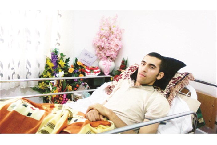 محمد باختر،سربازی که برای نجات یک سگ پایش روی مین رفت: خوشحالم فراموش نشدم
