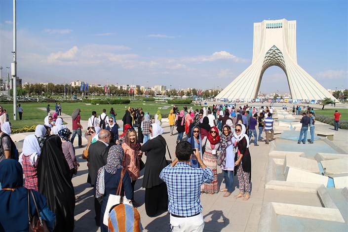 «سفر به ایران»، کتابی آموزشی برای گردشگران خارجی