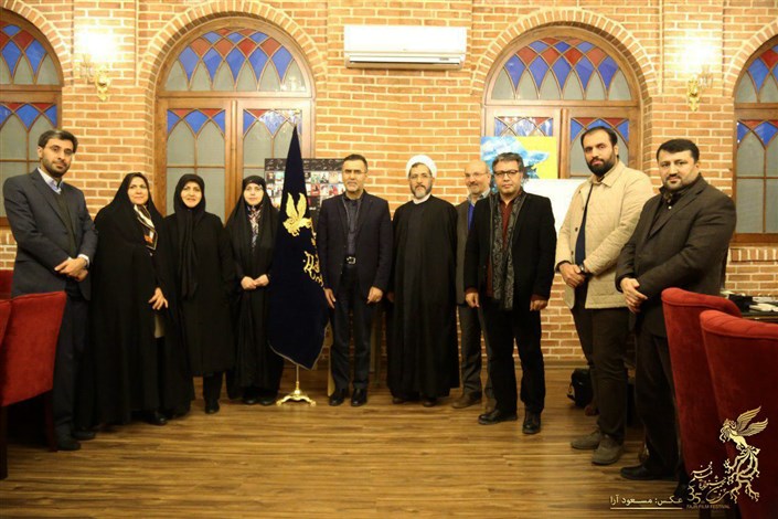 جلسه ای که با حضور حجت الله ایوبی و کمیسیون فرهنگی مجلس انجام شد