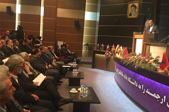 وزیر علوم: گسترش زبان فارسی از وظایف مهم ماست 