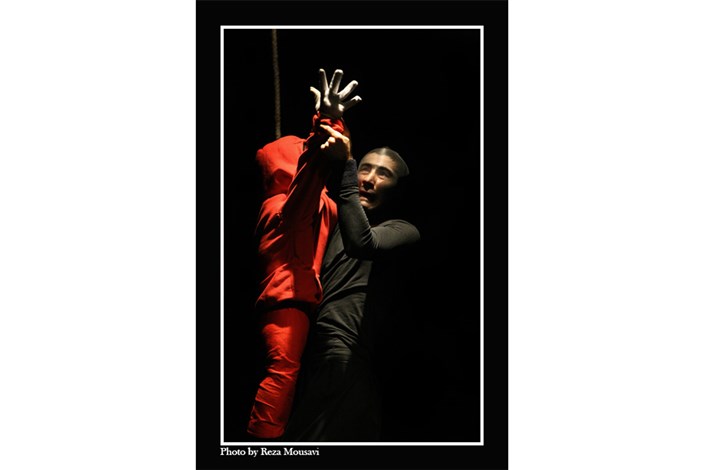 یاسر خاسب «هدیه مرموز» را در پردیس تئاتر دانشگاه تهران اجرا می کند