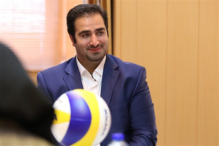 غفوری: دانشگاه آزاد اسلامی حرفه ای ترین باشگاه ورزشی را دارد / سال آینده تیم را تقویت می کنیم