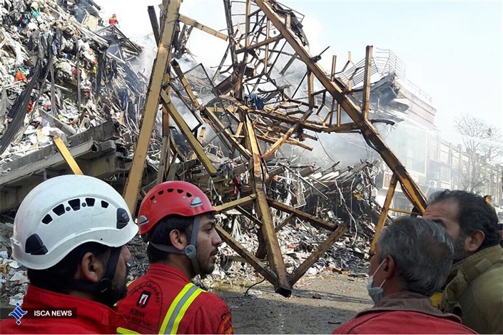  پیکر 2 آتش‌نشان در زیر آوارکشف شد