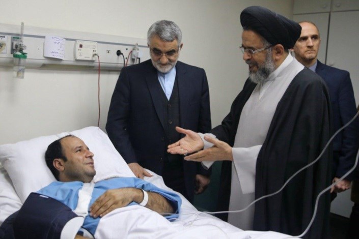 عیادت وزیر اطلاعات از مجروحان حادثه تروریستی تهران
