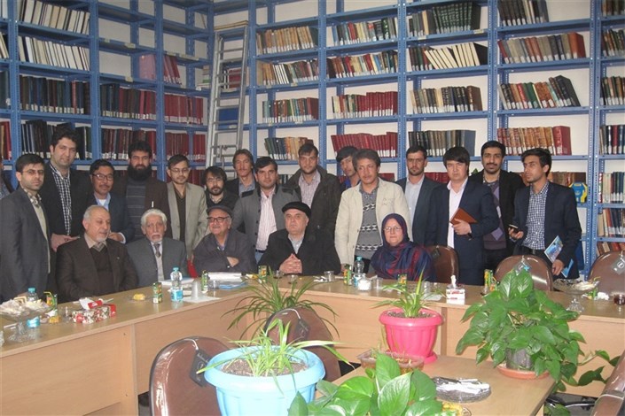 شفیعی کدکنی: معلمان فارسی دری مسئول پاسداری از زبان هستند