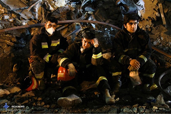 در هشتمین روز از  فاجعه پلاسکو  پانزدهمین آتش نشان شهید از آوار خارج شد/تنها یک آتش‌نشان زیر آوار است