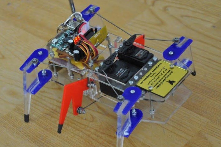 ربات خرچنگی با قابلیت حرکت در سطوح ناهموار ساخته شد