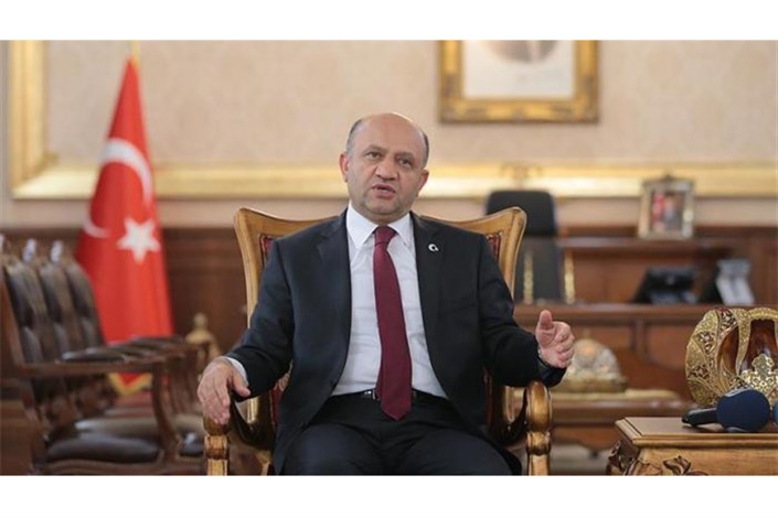 درخواست وزیر دفاع ترکیه برای گفت‌وگو درباره جزایر مورد مناقشه با یونان