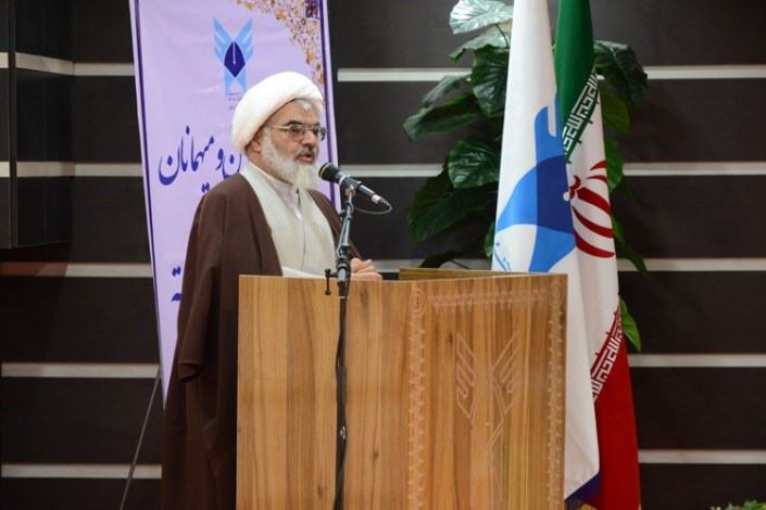 پیشرفت همزمان علم و دینداری از معیارهای اصلی انقلاب اسلامی است