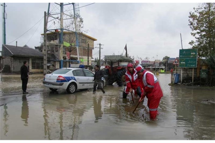 امدادرسانی به 102 گرفتار در سیلاب/ تخلیه آب از 31 واحد مسکونی