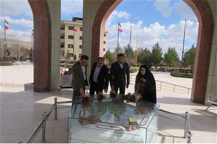 مسئولین آموزشکده سما واحد کرمان با آرمان‌های مقدس انقلاب اسلامی تجدید میثاق کردند