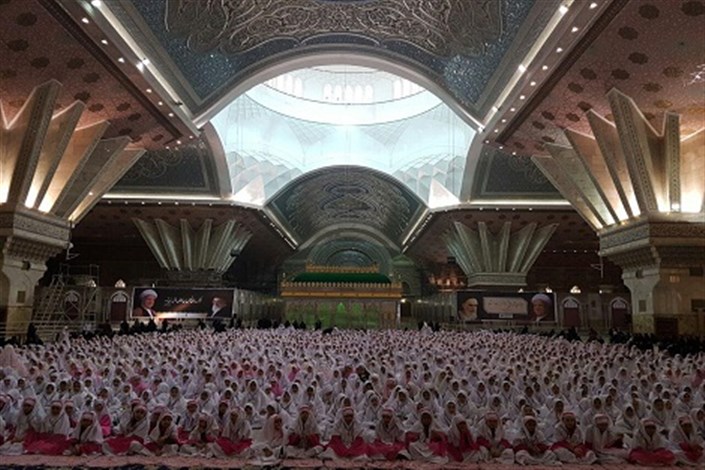 حضور سید حسن خمینی در مراسم جشن تکلیف دانش آموزان در حرم مطهر (ره)