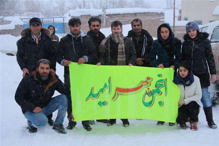 برف نیم متری هم نتوانست کاروان نذر کتاب انجمن مهر امید را متوقف کند